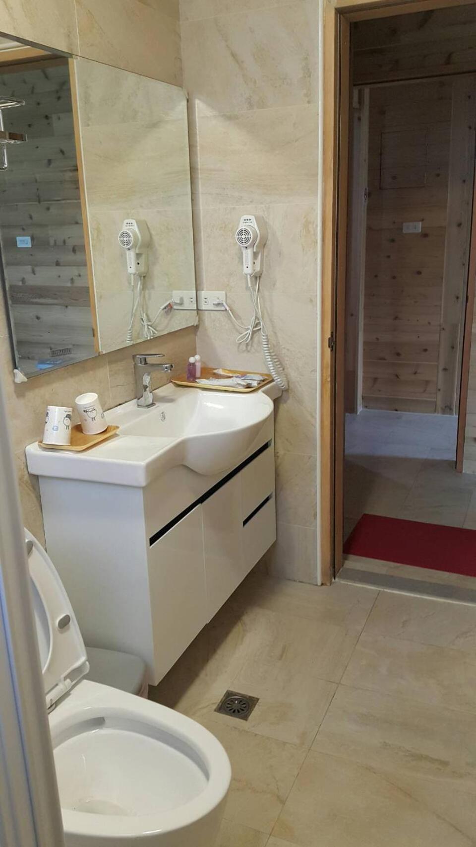 Shen Shan Lin Nai B&B Жушан Екстериор снимка