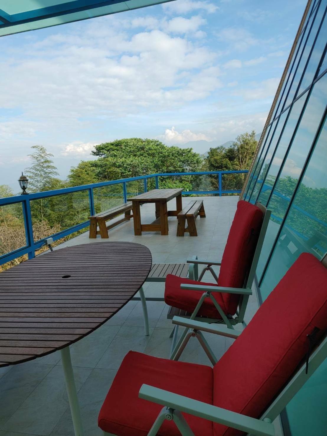 Shen Shan Lin Nai B&B Жушан Екстериор снимка