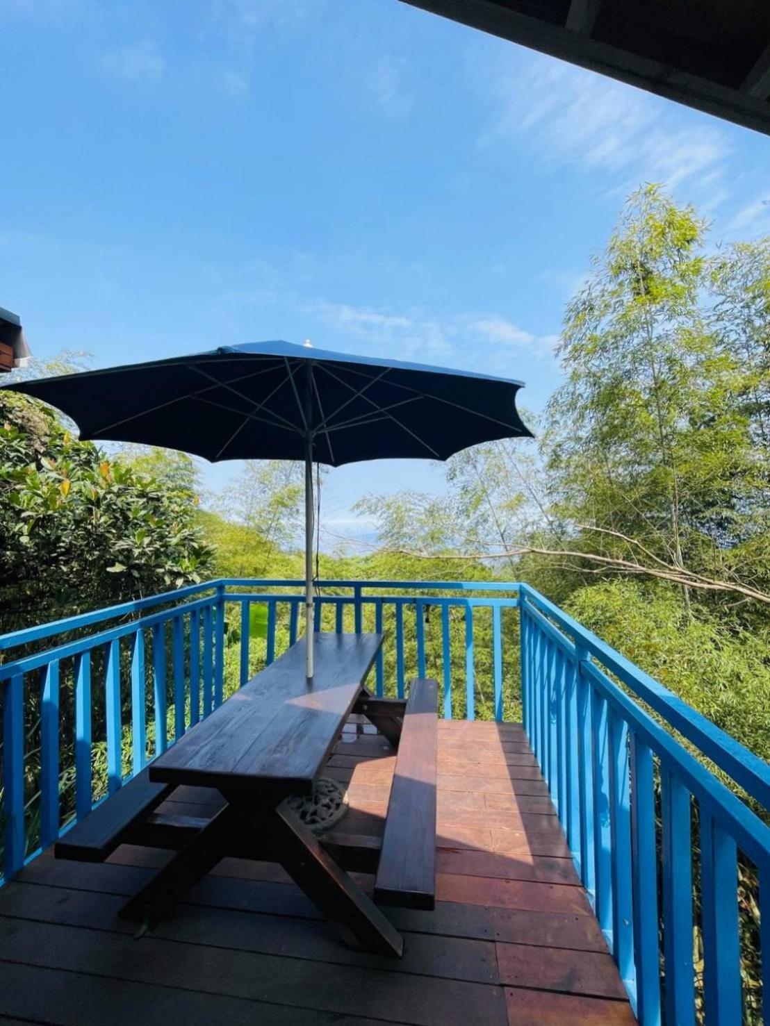Shen Shan Lin Nai B&B Жушан Екстериор снимка